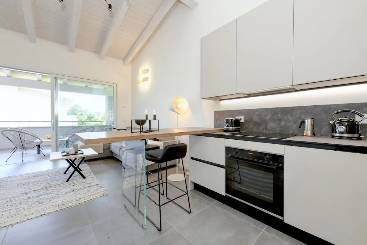 Sweet Dreams Apartment Rivoltella del Garda 0*,  Italy